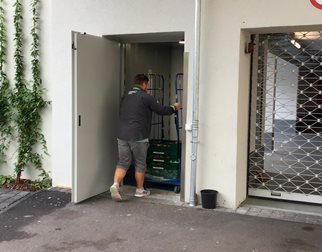 Goods elevator at Vespa König